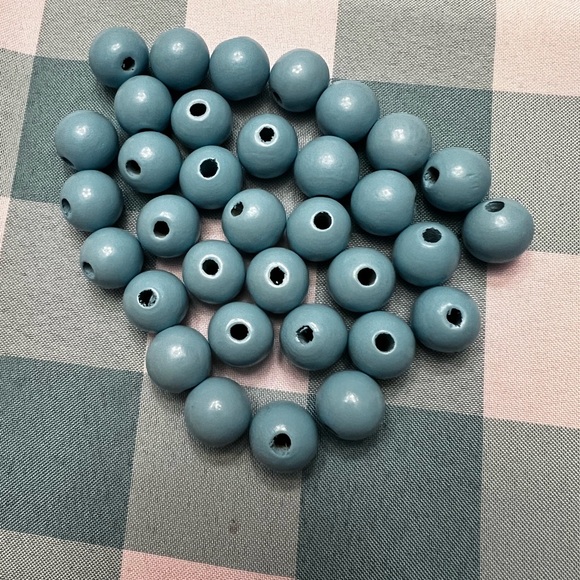 Craft supplies- wooden beads 4 colors - Picture 6 of 6